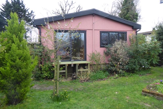 Mobile/park home for sale in Northend, Lakeview Park, Cummings Hall Lane, Noak Hill, Romford, Essex