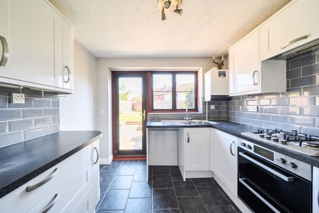 35 Elmdon Road, South Ockendon, Essex photo 2