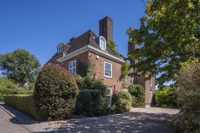 Thumbnail Detached house to rent in Linnell Drive, Hampstead Garden Suburb