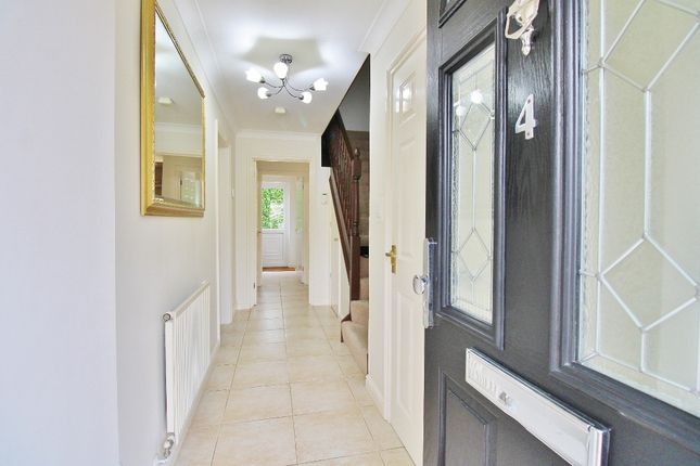 4, Courtenay Close, Fareham photo 4
