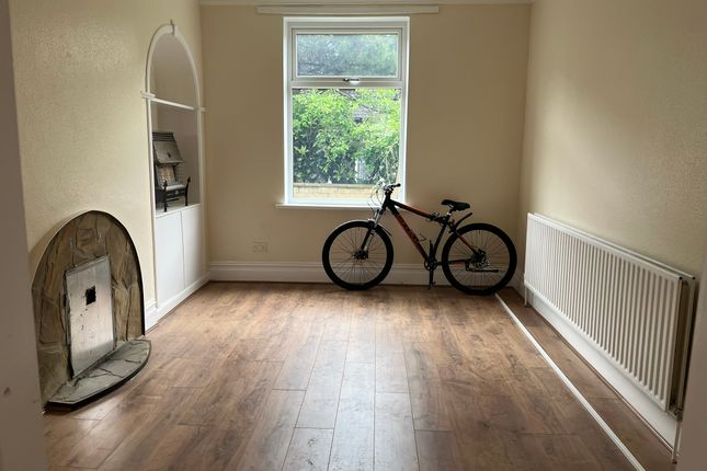 45, Haslingden Drive, Bradford photo 4