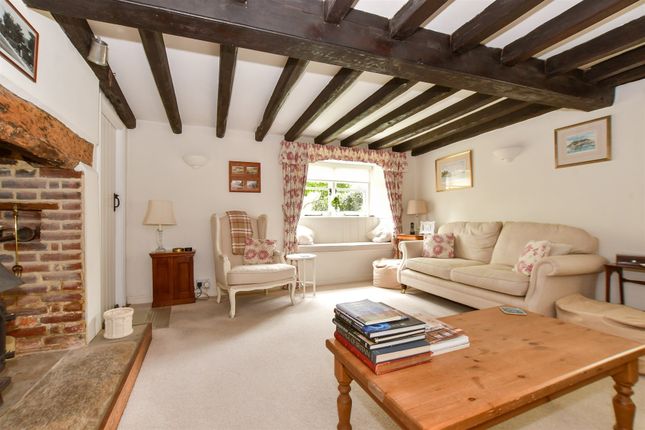 Herveys, Church Street, Niton photo 4