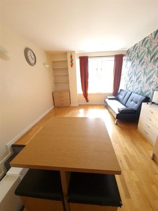 Vista Building, 322, Calderwood Street, London photo 4