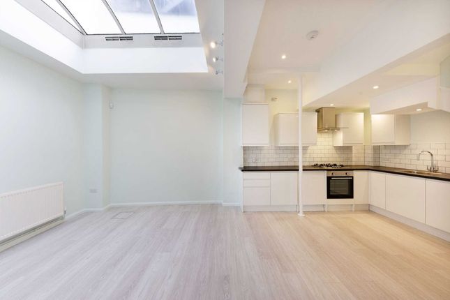Property to rent in Caroline Place Mews, London