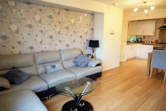 68 Hales Court, Ley Farm Close, Watford photo 2
