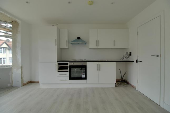 Thumbnail Flat to rent in Thornhill Gardens, Barking