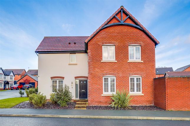 32 Damstead Park Avenue, Alfreton photo 2