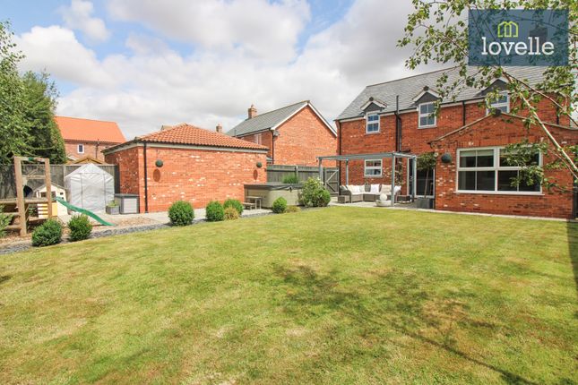 16, Househam Lane, Legbourne photo 2