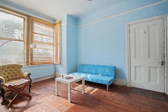 100, Elspeth Road, London photo 5