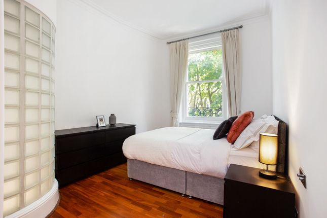 Flat for sale in Emperors Gate, London