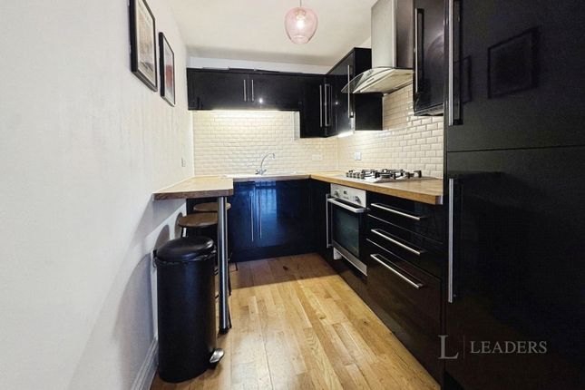 Flat 7, 114, Portland Road, London photo 2