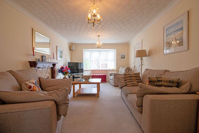 7 Salisbury Close, Gainsborough photo 2