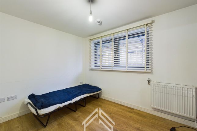 Thumbnail Flat for sale in Waterside Way, Crane Heights, London