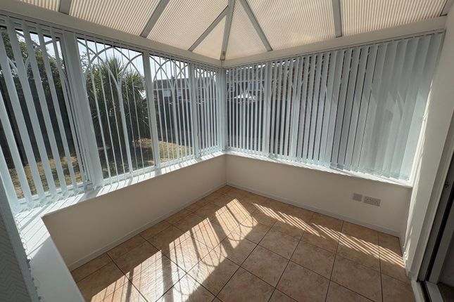 31, Newmarche Drive, DONCASTER photo 4