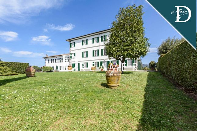 Thumbnail Villa for sale in Via Vecchia Pesciatina In Gragnano, Lucca, Toscana