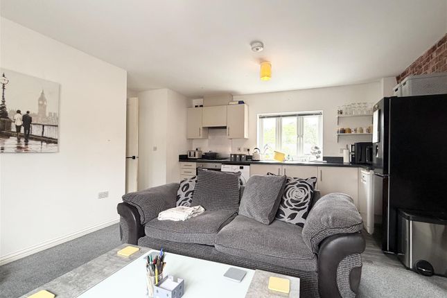 34, Garden Close, Kington photo 4