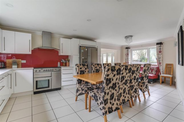 11, Fair Leas, Saffron Walden photo 4