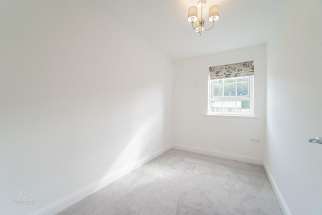 Apartment 10, 2, Paperhouse Close, Rochdale photo 4