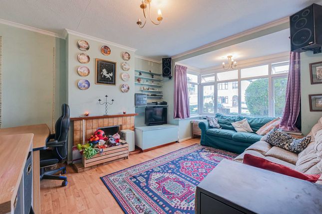 30, Royston Avenue, Southend-on-sea photo 4