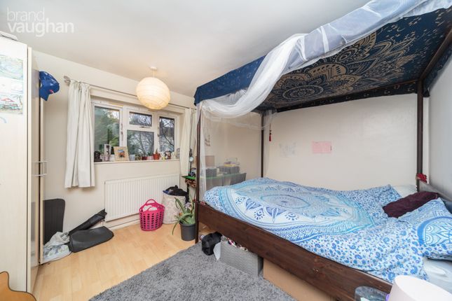 Flat to rent in Southmount, Brighton