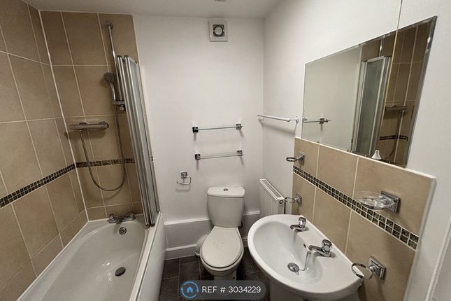 Flat, London Road South, Lowestoft photo 4