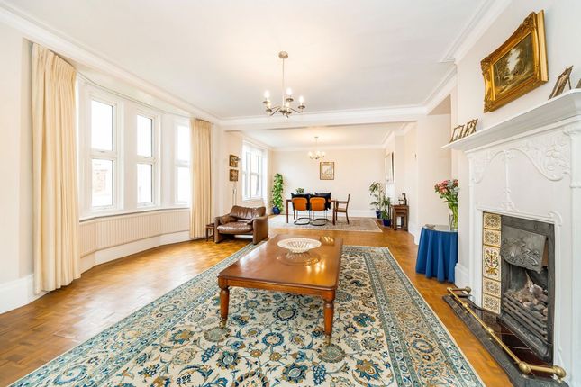 Flat 23, Burnham Court, Moscow Road, London photo 2