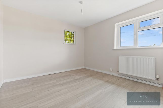 13 The Square, Paynesfield Road, Westerham photo 3