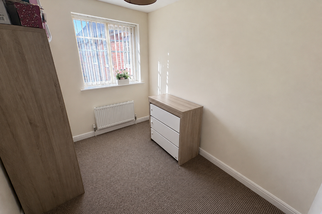 19, Caroline Court, Burton-On-Trent photo 5
