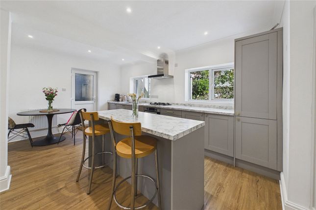 1, Kingston Avenue, Ilfracombe photo 4