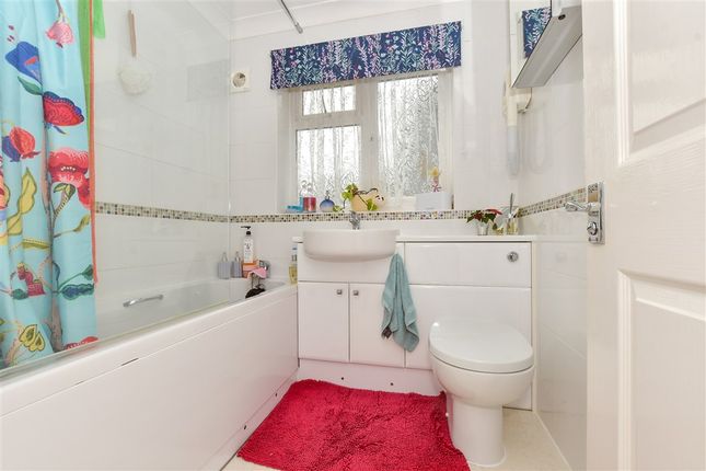 Cedar Road Sturry, Canterbury photo 4
