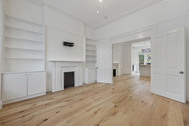 Thumbnail Maisonette to rent in Overstone Road, London