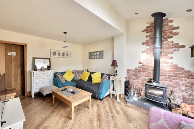 Hawthorn Cottage, Rosslyn Avenue, Preesall photo 3