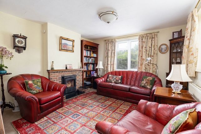 61 Hammerwood Road, East Grinstead photo 2