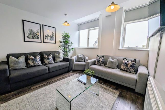 Living Room.Jpg