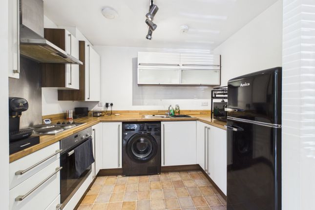 Flat 1, 5, Suffolk Drive, Gloucestershire photo 2