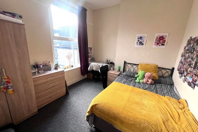 Thumbnail Shared accommodation to rent in Bryn Road, Swansea, Brynmill