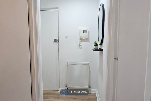 Flat, Mayfield Court Egmont Road, Sutton photo 3