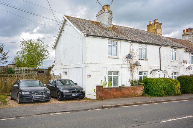 End terrace house for sale in Hastings Road, Battle