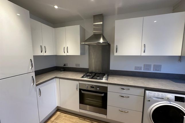 14, Thicket Road, Andover photo 3
