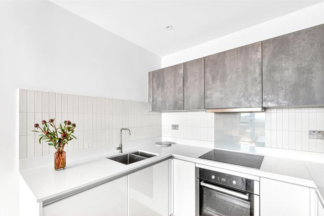 Apartment 13 Gateway Apartments, 11, Hoe Street, London photo 4