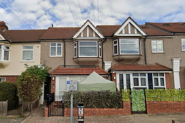 Thumbnail Flat to rent in Hornchurch Road, Hornchurch