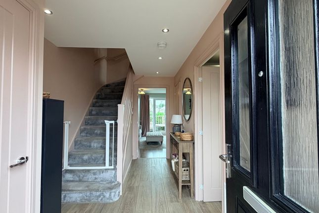 107 Skylark Gardens, Glasgow photo 3