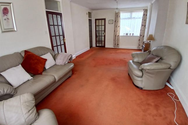 51, St. Nicolas Road, Nuneaton photo 3