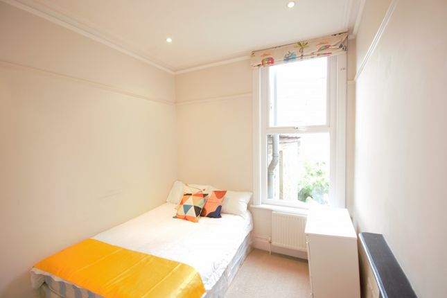 Thumbnail Room to rent in Hillfield Road, London