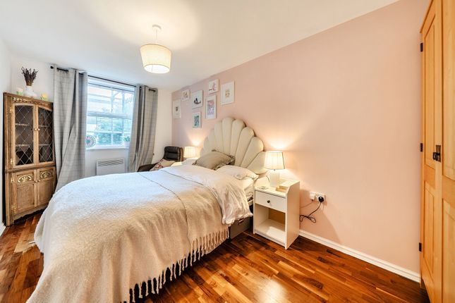 Flat 5, Shackleton Lodge,, Gleneagle Road, London photo 3