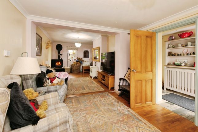 25, Dimbath Avenue, Bridgend photo 4