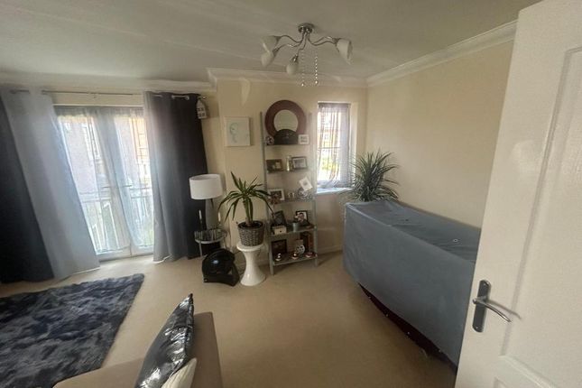 13, Mallard Crescent, Sittingbourne photo 4