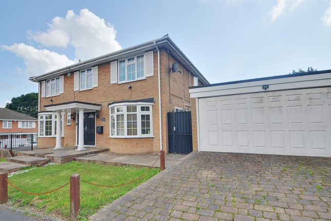Thumbnail Detached house to rent in Leavesden Road, Stanmore