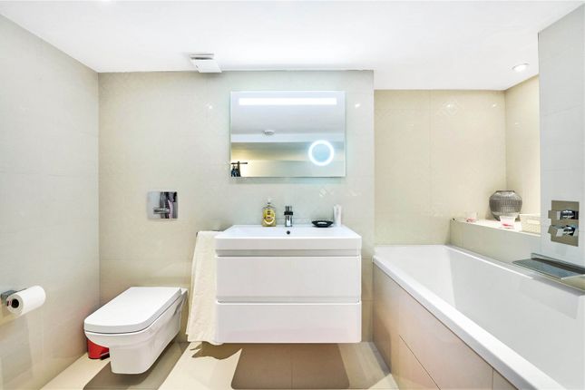 Flat for sale in Reed Place, London