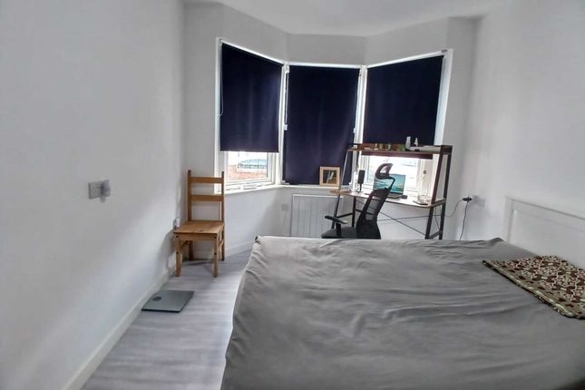 Thumbnail Studio to rent in Cromwell Road, Hounslow